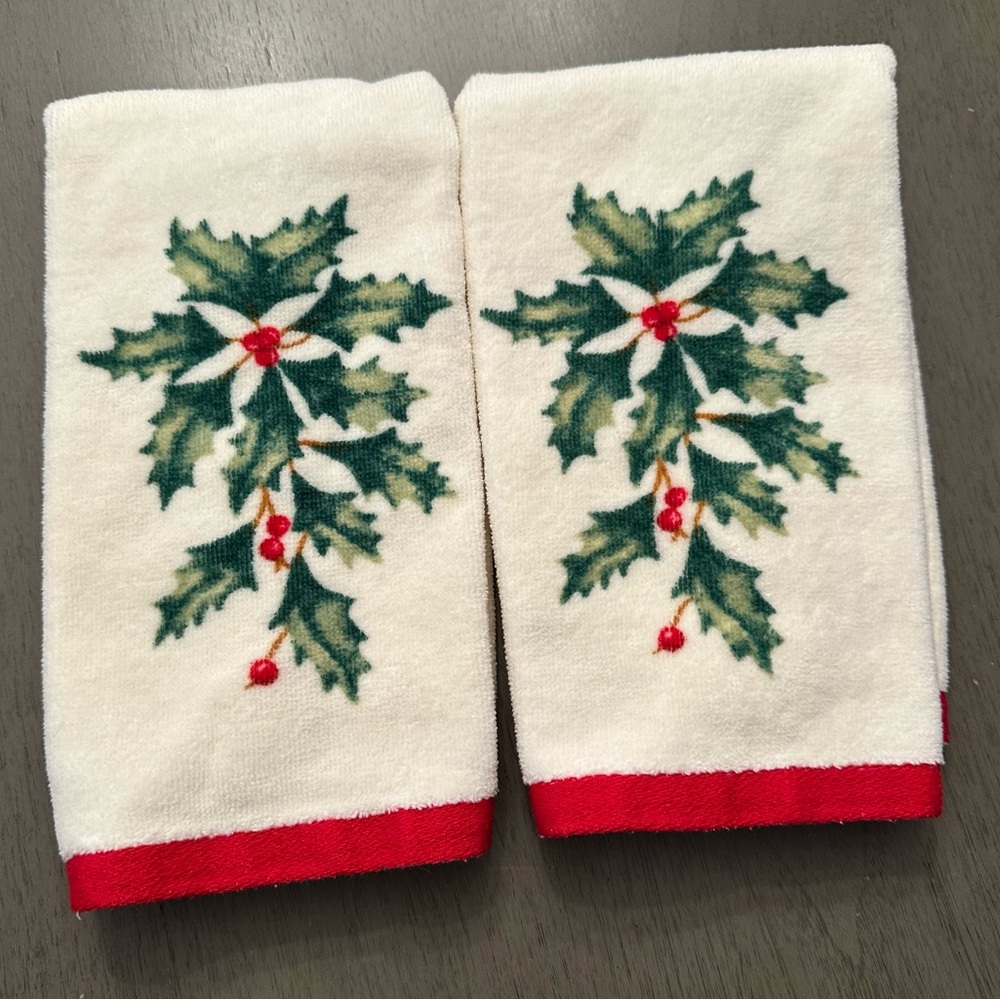 LENOX Holiday Christmas Hand Towels Set Holly Design